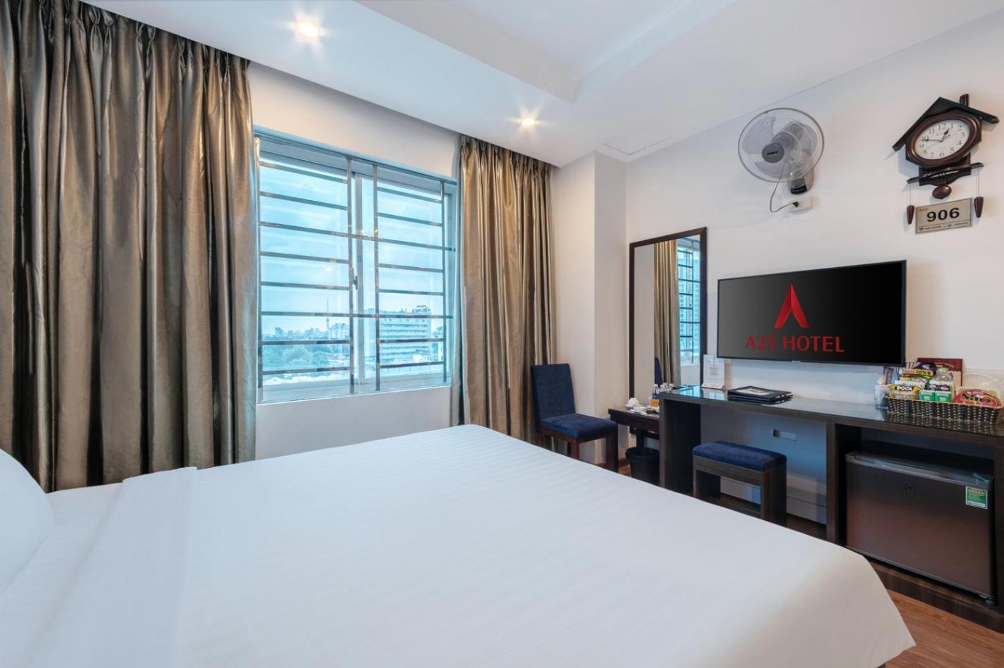 A25 Hotel - 63A Phuong Liet Ханой Екстериор снимка